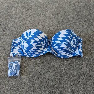 Encantadore Bikini Top Blue and White Geometric Print Size Medium NEW NWT